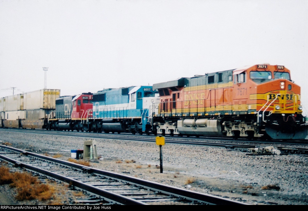 BNSF 7671 East